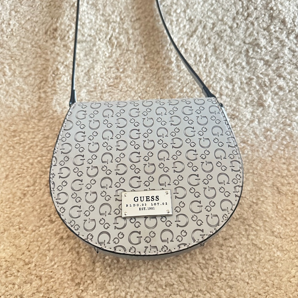 GUESS Monogrammed Light Gray Crossbody Bag